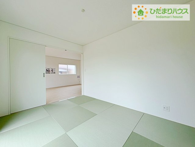 東海村亀下第1　新築戸建　1号棟の和室|小さなお子さまのいる方におすすめ！リビング横の和室でお子様が遊んでる様子も確認できます(^^)/