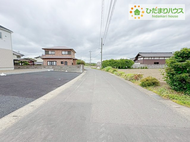 東海村亀下第1　新築戸建　1号棟の前面道路含む現地写真|車の出入りもラクラクできちゃいます(^^♪