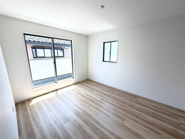 アーバンスタイル前橋市北代田町2期　3号棟の洋室|２階洋室1です