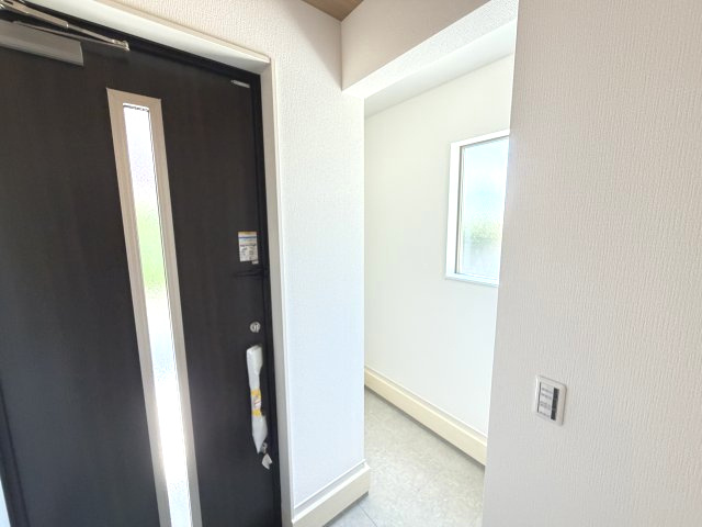 アーバンスタイル前橋市北代田町2期　3号棟の玄関|シューズインクロークが標準装備。