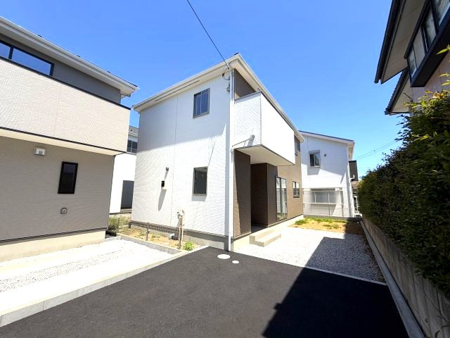 アーバンスタイル前橋市北代田町2期　3号棟の庭|ちょっとした南庭があります。