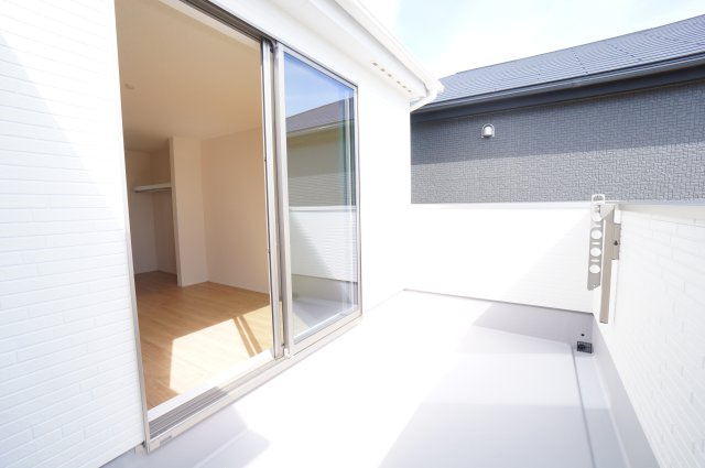 リナージュ美浜町奥田　1号棟のバルコニー|日当たり良好☆南側バルコニー