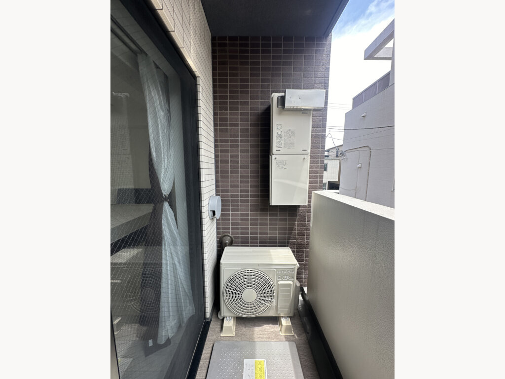 ディアレイシャス田園調布南の内装|明るい色調の室内です