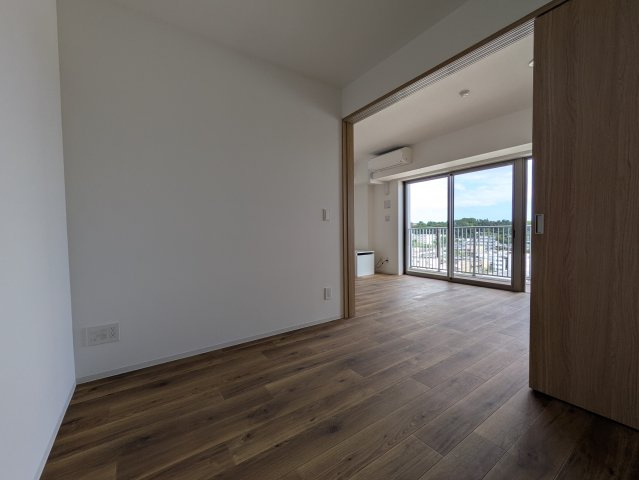 リーラ横浜川和町の居間・リビング