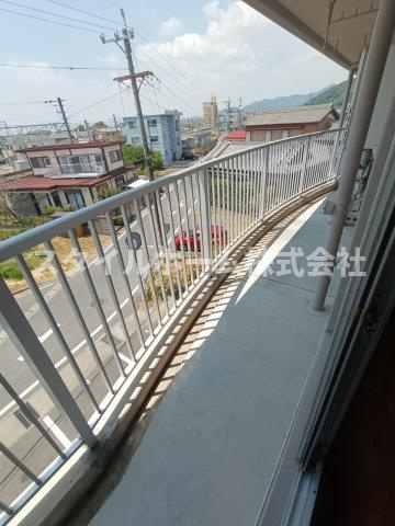 メゾン梨野のバルコニー|同建物内別部屋の写真です。