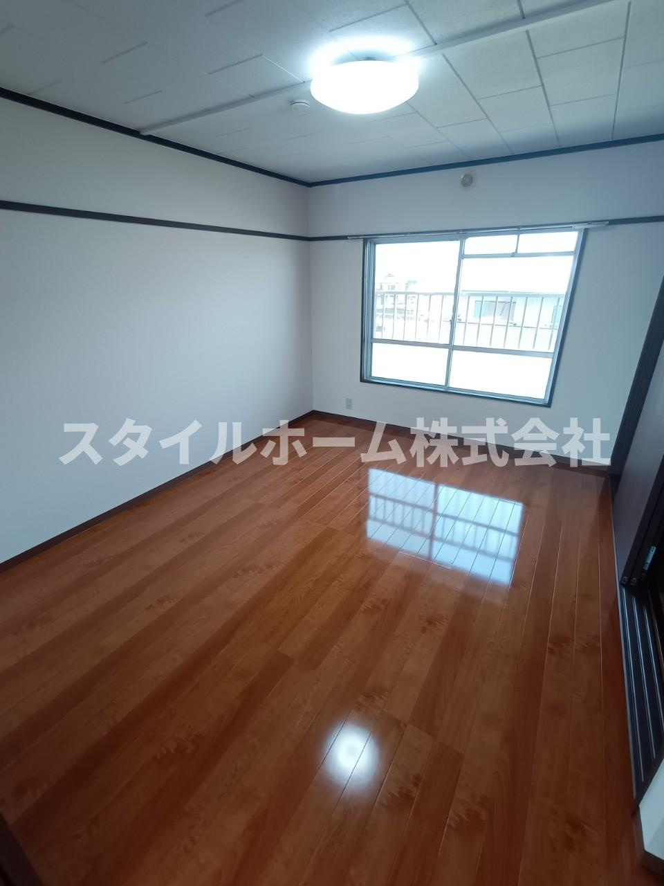 メゾン梨野の内装|同建物内別部屋の写真です。