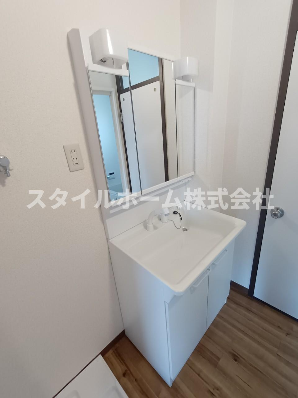 メゾン梨野の洗面所|同建物内別部屋の写真です。