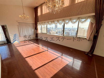 【その他】 | テラス神戸・中山手 | リビングは広々とした空間で家族や友人との時間を楽しむのにぴったりです♪快適な居住空間を提供します♪