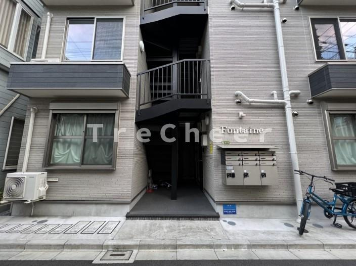 Fontaine尾久のエントランス