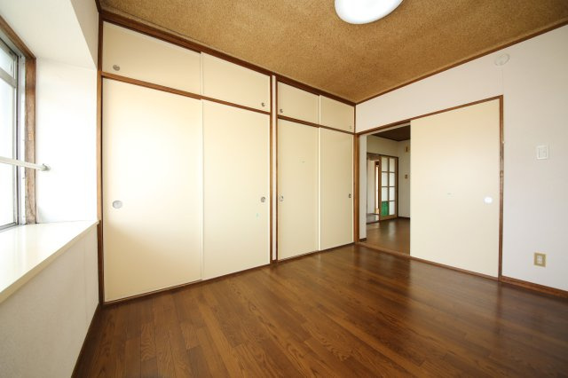 クリーンシティの洋室