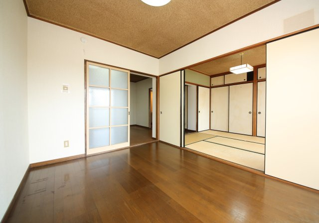 クリーンシティの居間・リビング