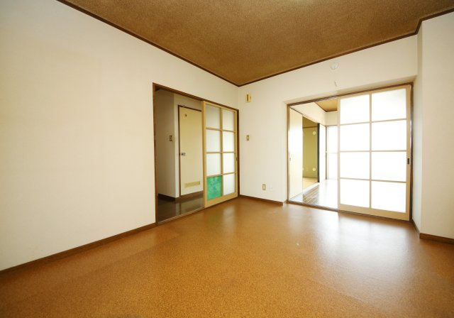 クリーンシティの居間・リビング