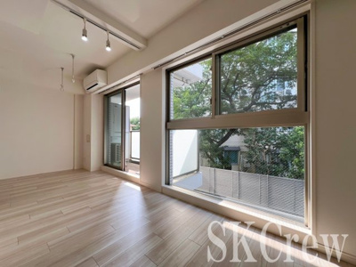 【居間・リビング】 | クレイシア新宿ノース | 別号室の写真です