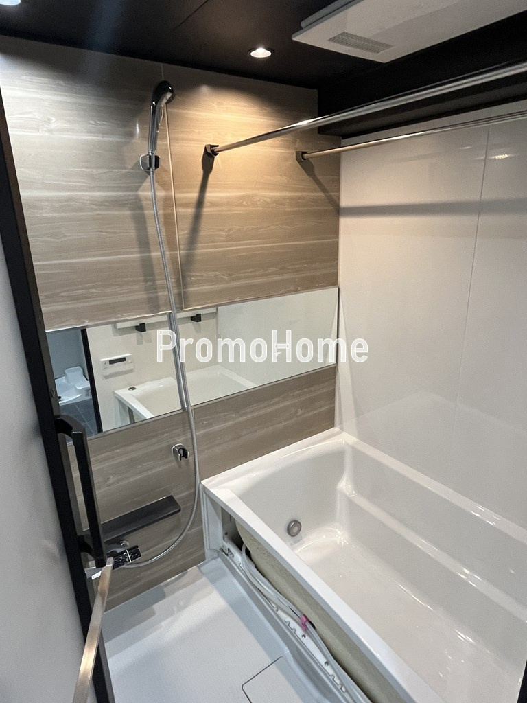 コンフォリア・リヴ八丁堀の浴室