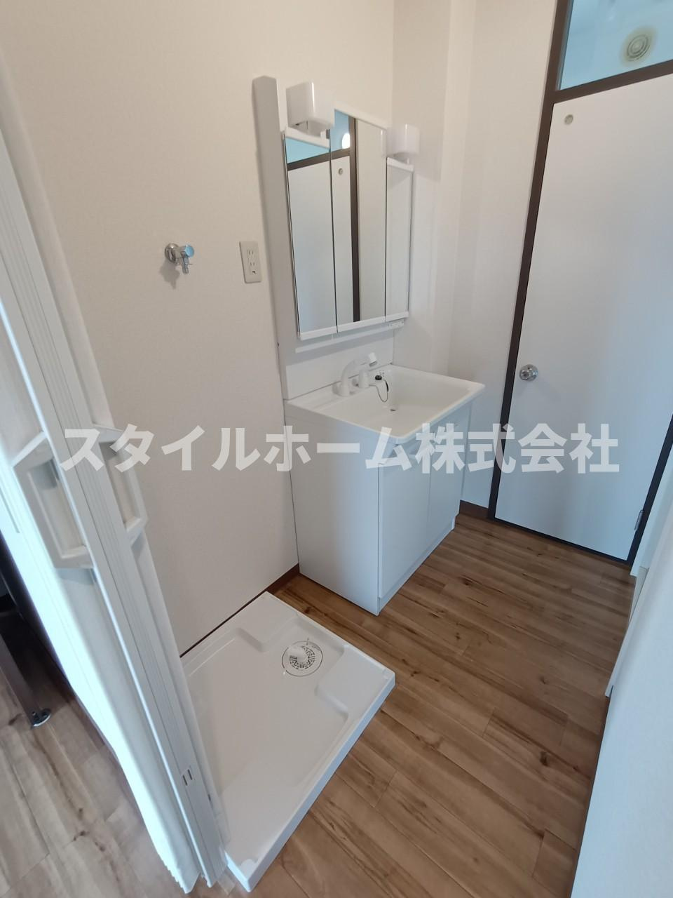 メゾン梨野の洗面所|同建物内別部屋の写真です。