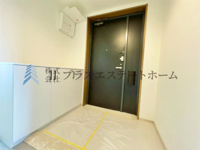 【玄関】 | 須磨パークヒルズA棟 | 収納量が豊富な靴箱と広い玄関ホールで靴が多くても安心♪