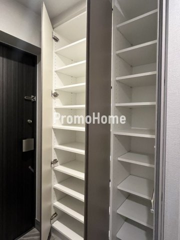 コンフォリア・リヴ八丁堀の外観