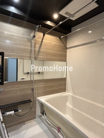 コンフォリア・リヴ八丁堀のエントランス