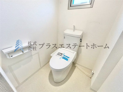 【トイレ】 | シャトードメール須磨 | きれいをまもるせいけつトイレ♪お掃除はサッとひとふきで完了♪少ない水で、汚れをしっかり洗い流します♪