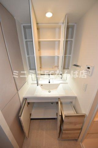 コンフォリアリヴ本町ＷＥＳＴ Ｑ