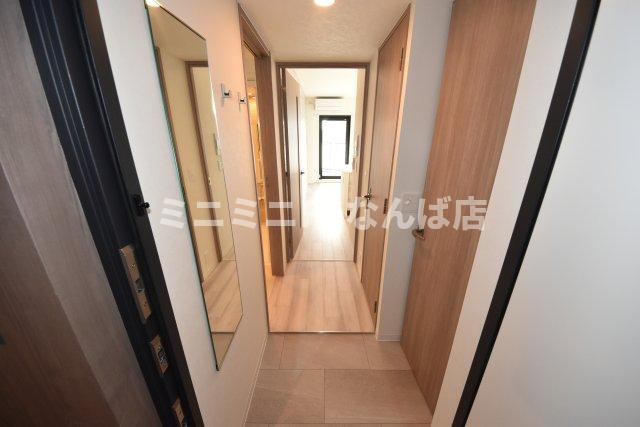 コンフォリアリヴ本町ＷＥＳＴ Ｑの玄関