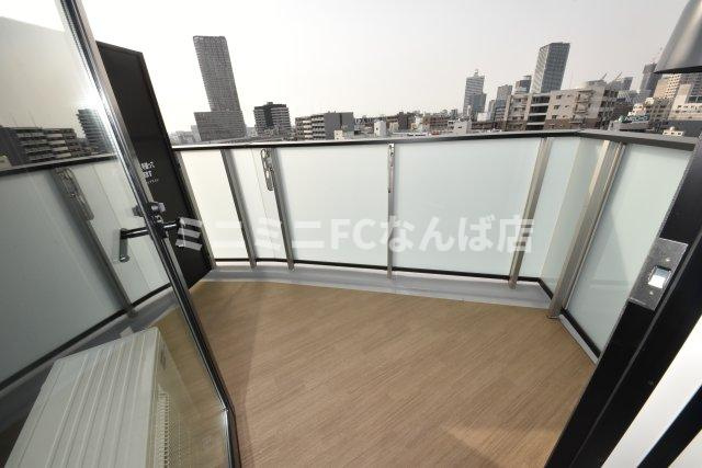 コンフォリアリヴ本町ＷＥＳＴ Ｑのバルコニー