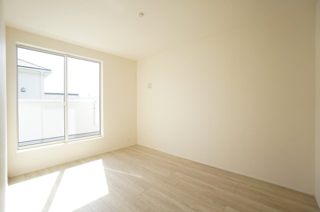 リナージュ美浜町奥田　3号棟の洋室|2階洋室