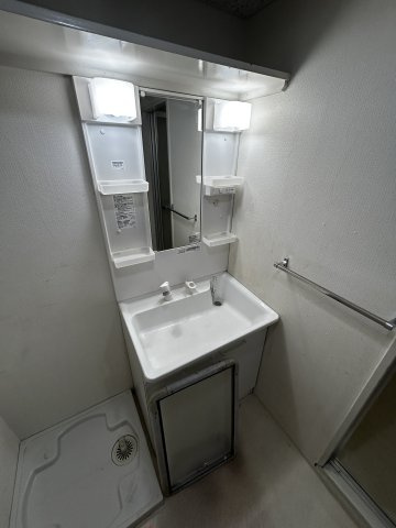 クローバーハイツ市岡の洗面所