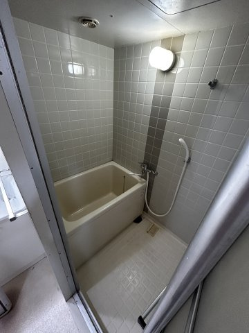 クローバーハイツ市岡の浴室