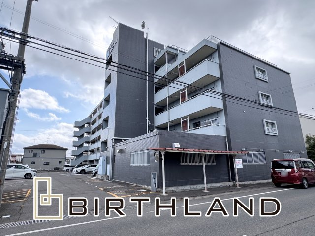 想定年間賃料　54万　想定利回り　9.03％　鉄骨造の外観