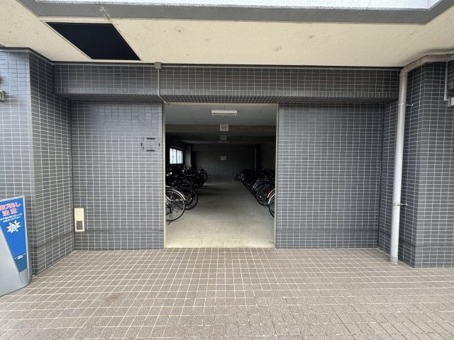 想定年間賃料　54万　想定利回り　9.03％　鉄骨造の駐輪場