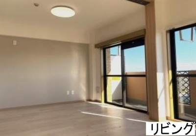 【居間・リビング】 | ライオンズマンション東所沢第二 | 大きな窓からたっぷりの採光が差し込みます