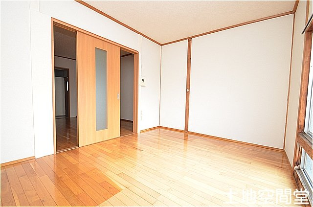 堺アパートの内装