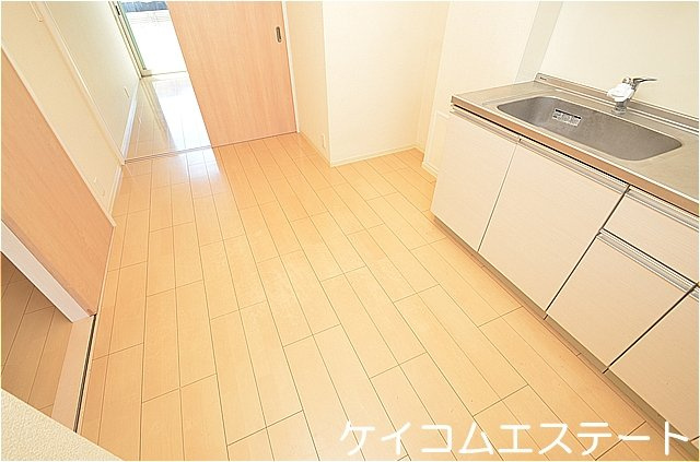 北九州市八幡西区永犬丸４丁目のアパートの居間・リビング