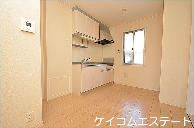 北九州市八幡西区永犬丸４丁目のアパートの居間・リビング