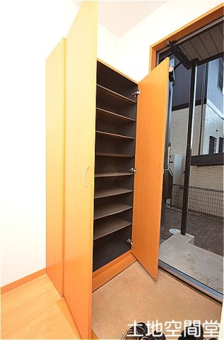 アスティオス洞南A棟の玄関