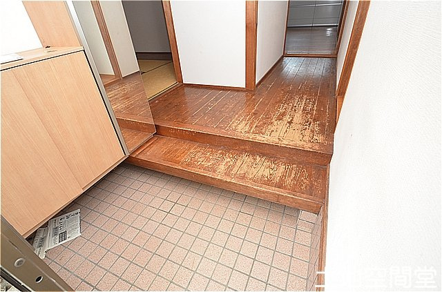 白野江貸家の玄関