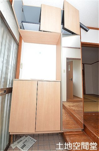 白野江貸家の玄関