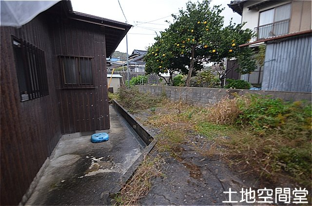 白野江貸家の庭