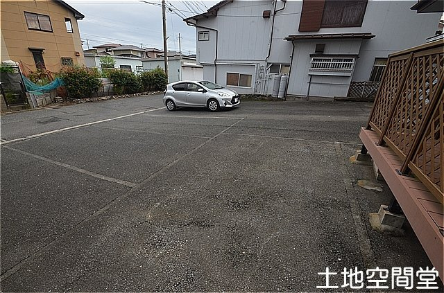 白野江貸家　の駐車場