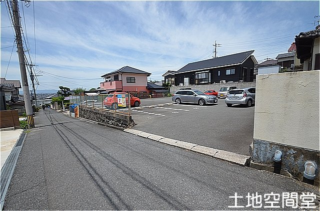 中の原1丁目　貸家の駐車場