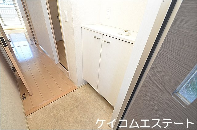 北九州市八幡西区永犬丸４丁目のアパートの玄関