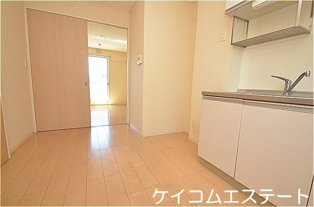 北九州市八幡西区永犬丸４丁目のアパートの居間・リビング