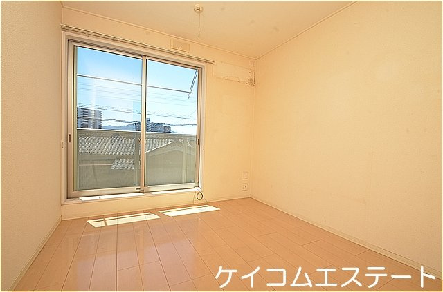 北九州市八幡西区永犬丸４丁目のアパートの洋室