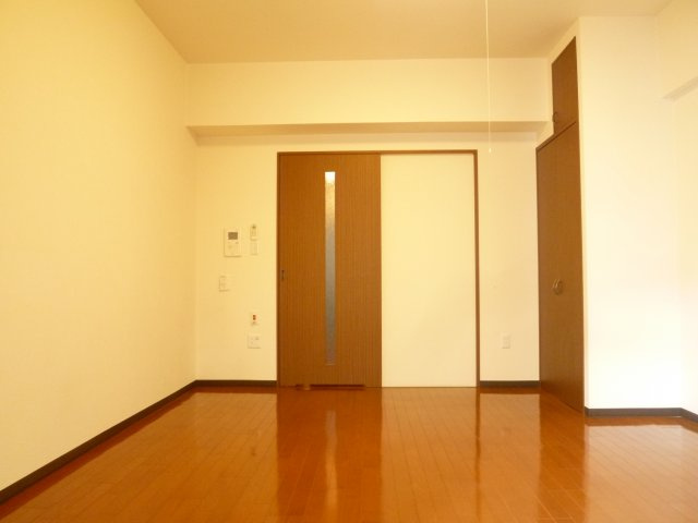 エルセレーノ住之江の洋室