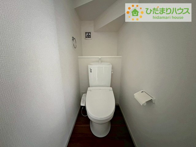 ひたちなか市高場6期　新築戸建　1号棟のトイレ|小窓が付いているので、トイレも明るい空間になっております♪