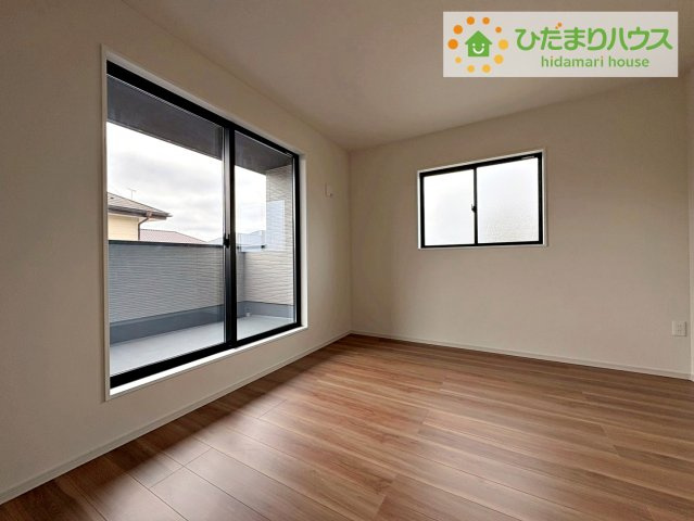 ひたちなか市高場6期　新築戸建　1号棟の寝室|広めの主寝室は、ベッドの他にもパソコンデスクやドレッサーなども置けちゃいます(*^-^*)