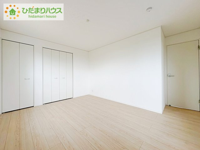 東海村亀下第1　新築戸建　2号棟の寝室|大きなベッドを置いても余裕の広さの主寝室♪♪