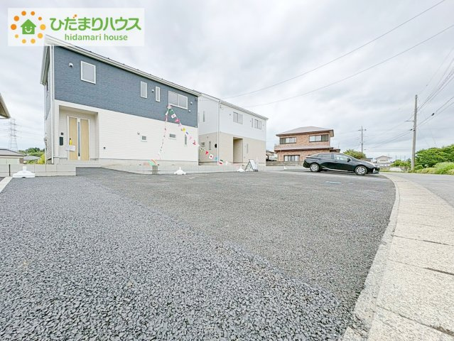 東海村亀下第1　新築戸建　2号棟の駐車場|マイホームなら駐車場代がかかりません。しかも、自宅の駐車場で洗車ができます！今までコイン洗車に行っていた手間も省けて、節約にもつながります(^^♪