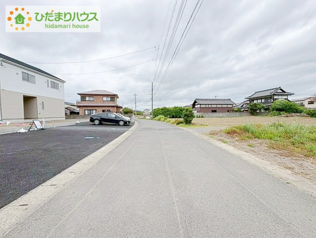東海村亀下第1　新築戸建　2号棟の前面道路含む現地写真|たっぷりの陽光と心地よい風が舞い込む住まい♪